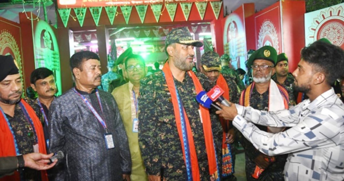 “শারদীয় দুর্গাপূজার নিরাপত্তায় সর্বোচ্চ সতর্কতা: উত্তরা মন্দিরে আনসার-ভিডিপি মহাপরিচালকের পরিদর্শন”