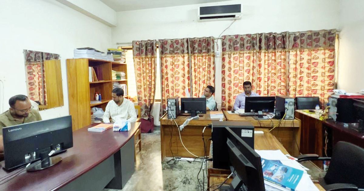 বেনাপোল কাস্টমস কর্মকর্তাদের পূজার ছুটি বাতিল