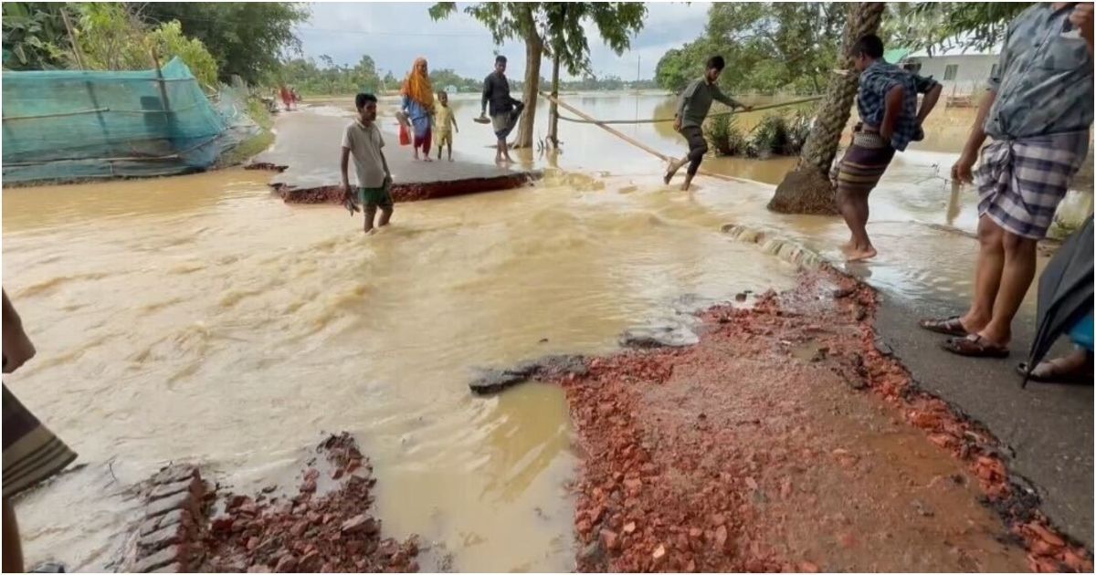 অতিবৃষ্টিতে ৪ জেলায় বন্যার আশঙ্কা