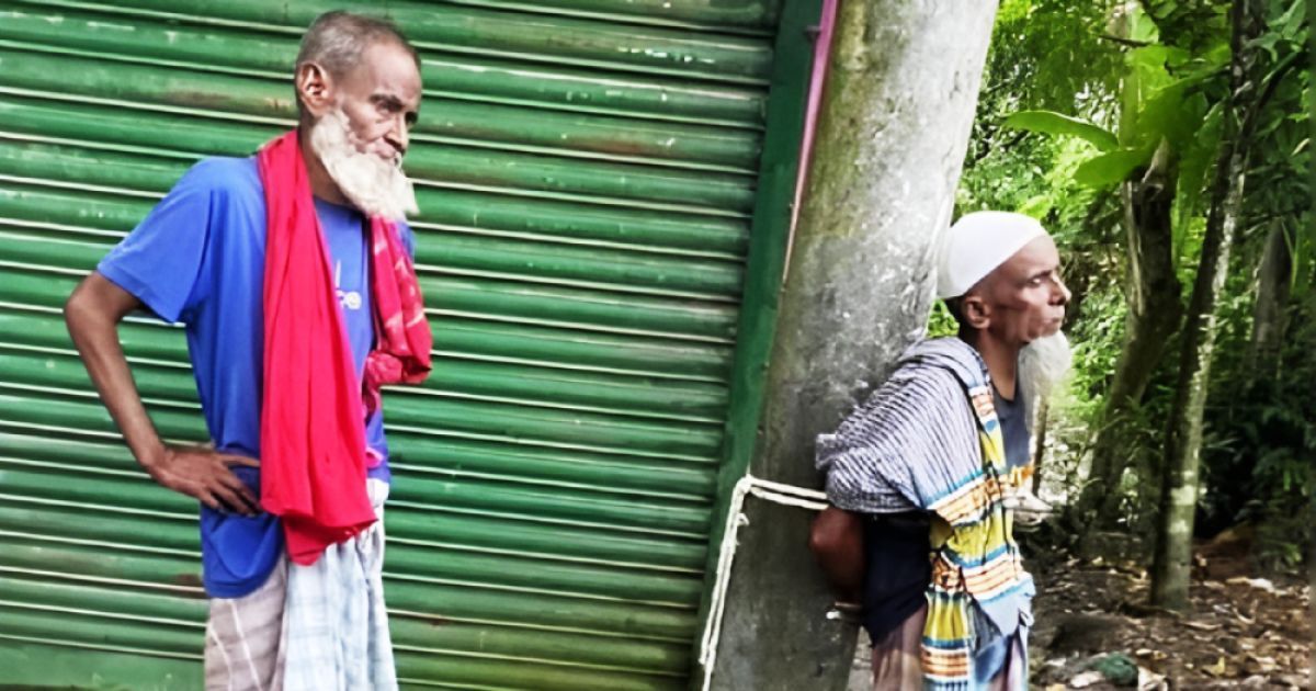 সুদের টাকা আদায়ে বৃদ্ধকে খুঁটির সাথে বেঁধে নির্যাতন