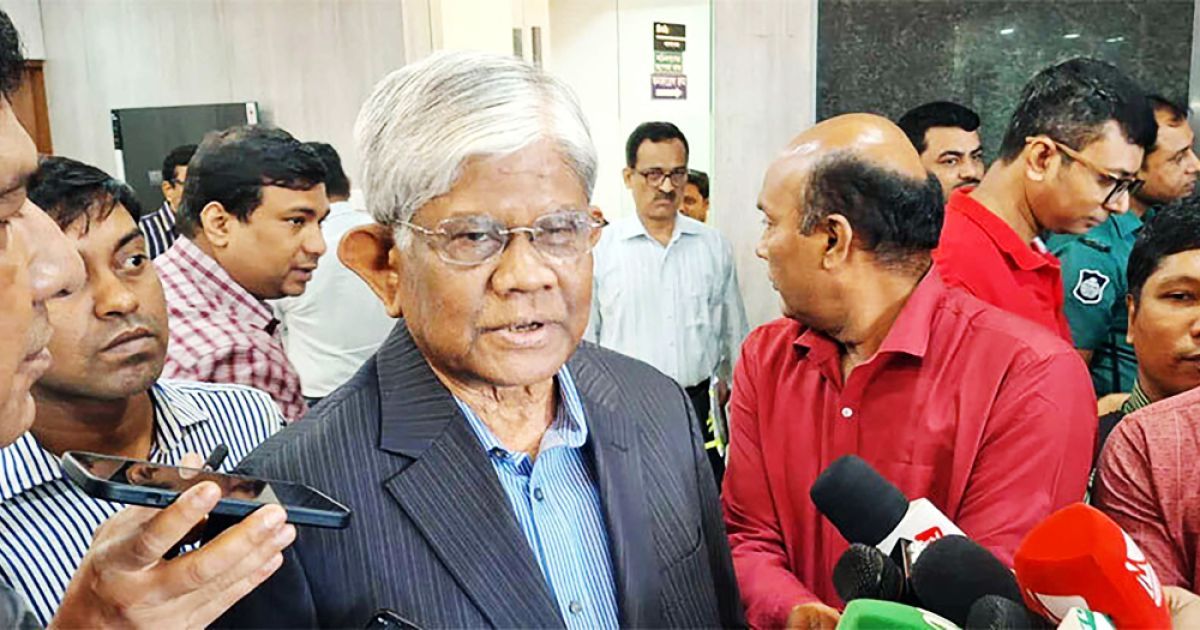 দেশের অর্থনীতি নিয়ে স্বস্তিতে আছি: উপদেষ্টা