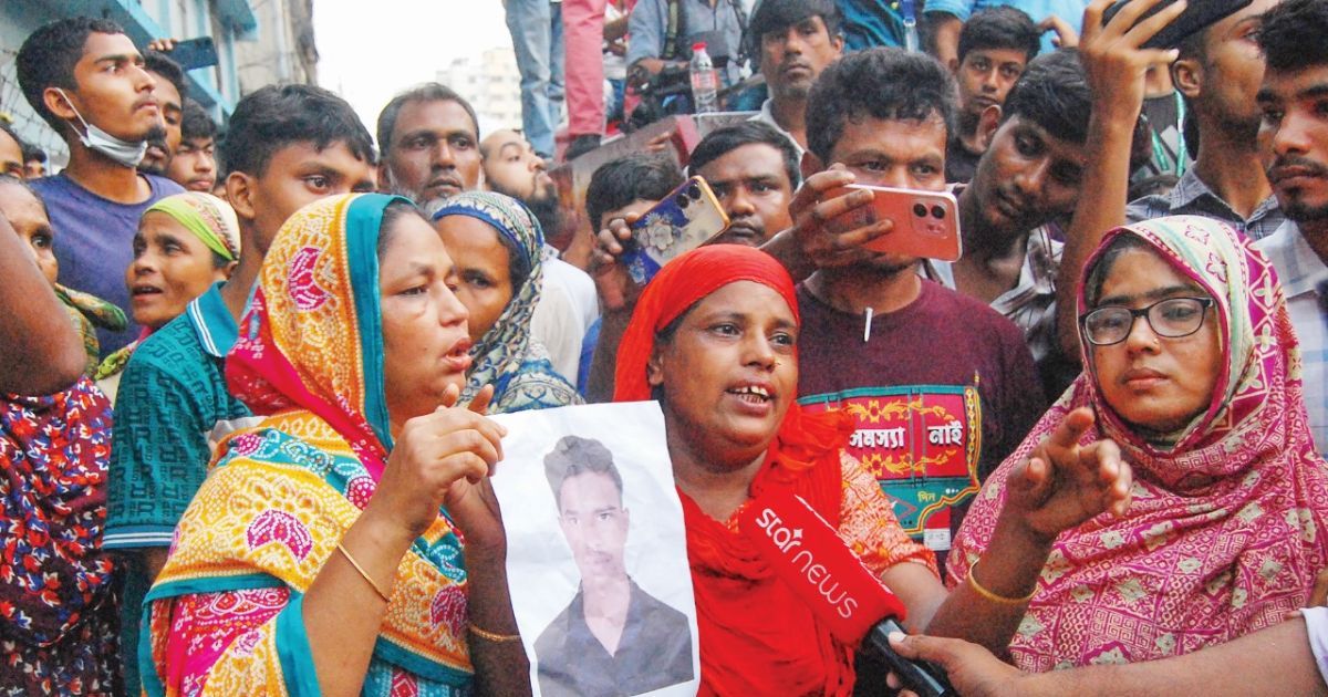 মিরপুরে পোশাক কারখানা ও কেমিক্যাল গুদামে অগ্নিকাণ্ড; ১৬ জনের মরদেহ উদ্ধার, অনেকে নিখোঁজ